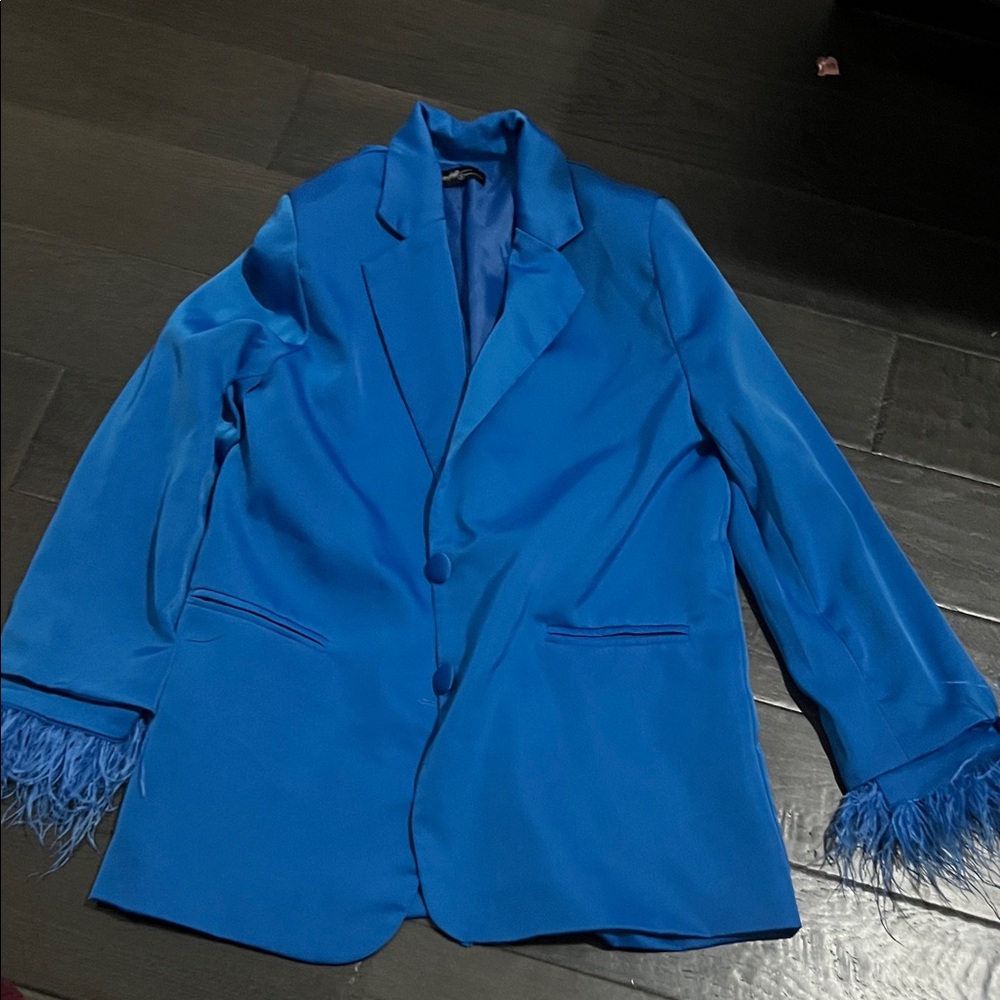 Vibrant Blue Men's Blazer with Feathered Cuffs